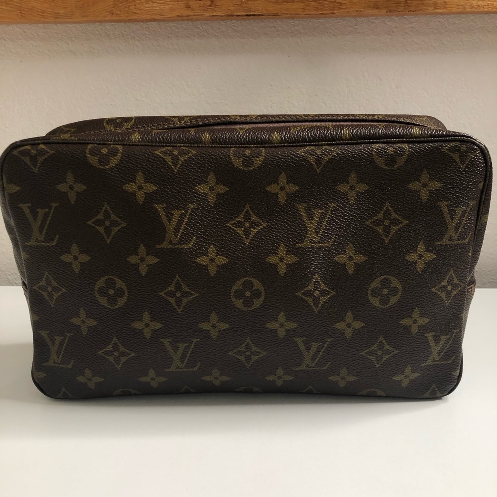Louis Vuitton Paris Toilette 28 Bag, Monogram Canvas, Date: 822, February 1982.